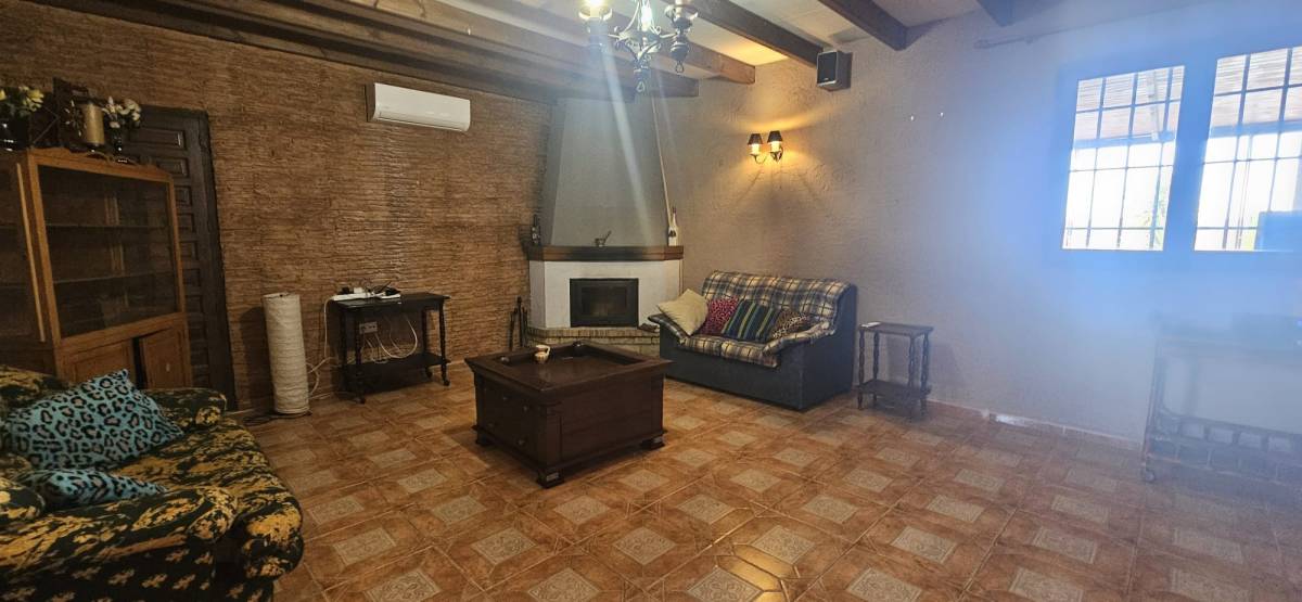 Chalet en Venta en Huerta, Dolores