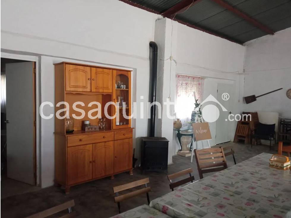 Casa con Terreno en Venta en centro, Catral