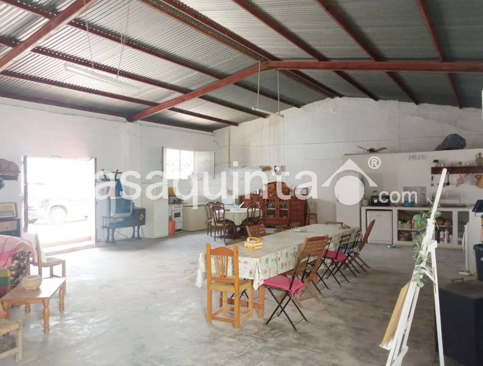 Casa con Terreno en Venta en centro, Catral