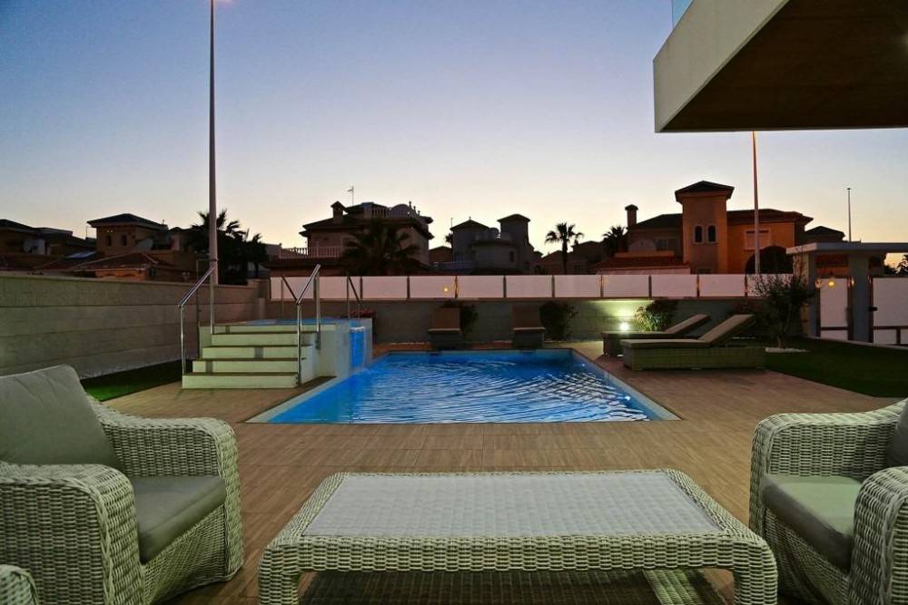 Chalet en Venta en Campoamor, Orihuela Costa