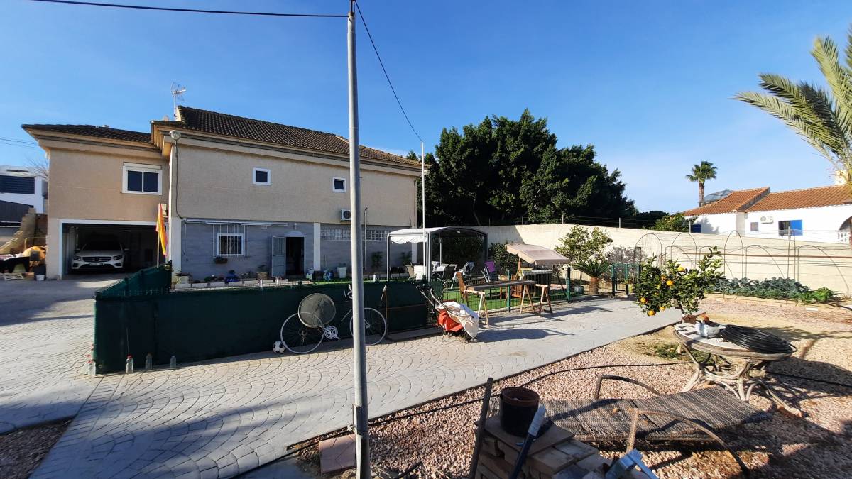 Chalet en Venta en La Finca Golf, Algorfa